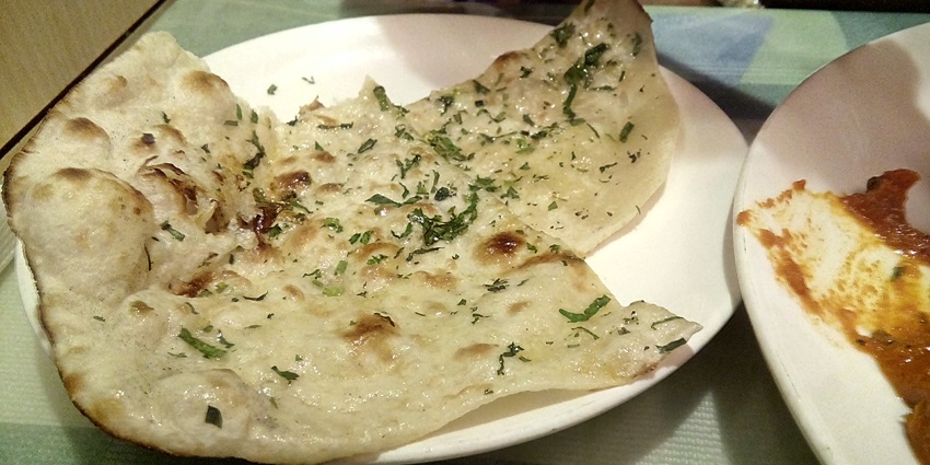 Among the street food in CP, matar kulcha offers a great taste to the Indian taste buds.