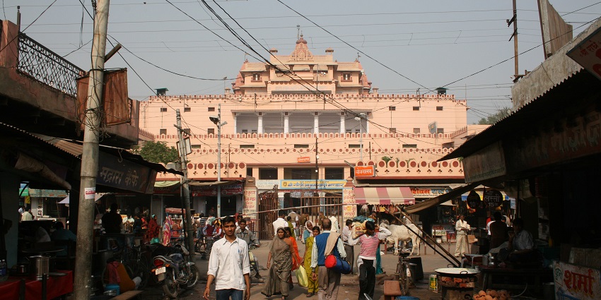 The famous Mathura Temple of Mathura, a very famous place to visit near Bharatpur.
