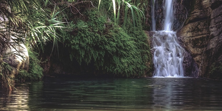 Mechuka Falls is one of the most beautiful waterfalls in Arunachal Pradesh for travellers.