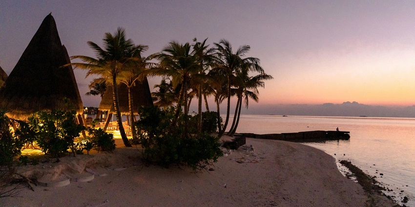 One of the spots for Maldives nightlife is the beachfront bar serving cocktails with ocean views.