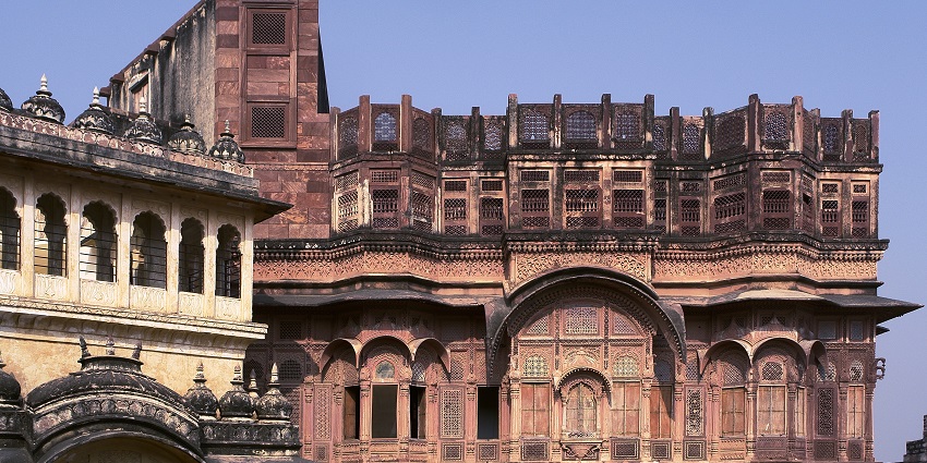 A panoramic view of Mehrangarh Fort, showcasing its majestic architecture in Jodhpur.