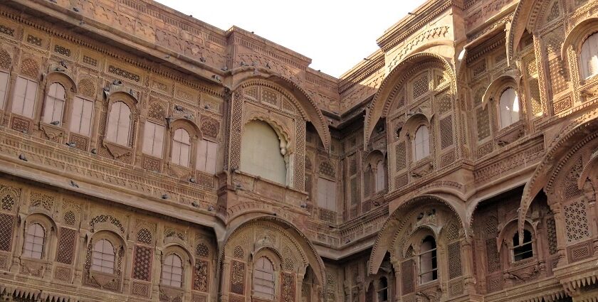 Sitting atop of a rocky hill overlooking the city, this hotspot in Jodhpur is beguiling.