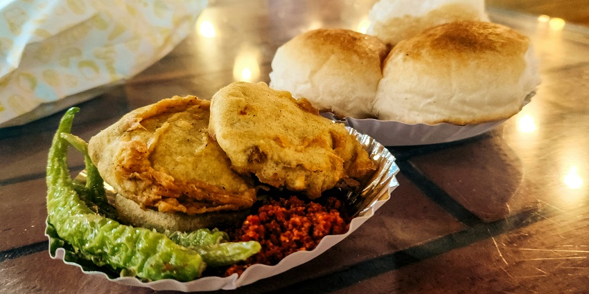 Midnight food runs is one of the best things to do in Pune at night for all travellers.