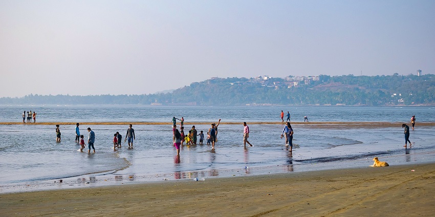  Clear view from the shores of the famous Miramar beach in Goa near the Panjim
