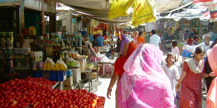 One of the best places for street shopping in Udaipur is Mochiwada Bazaar.