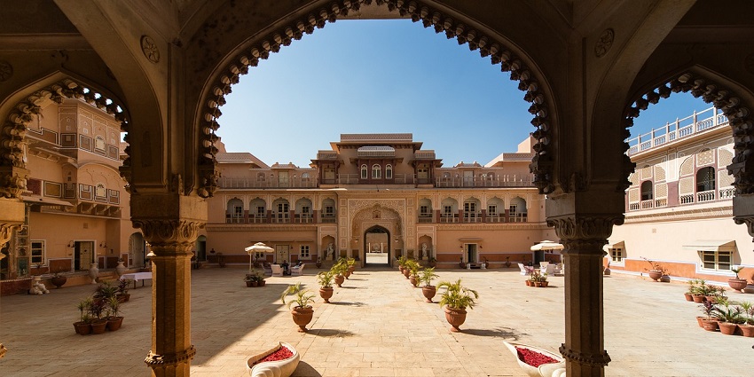 Palace’s symmetrical design and expansive courtyard reflecting the royal heritage