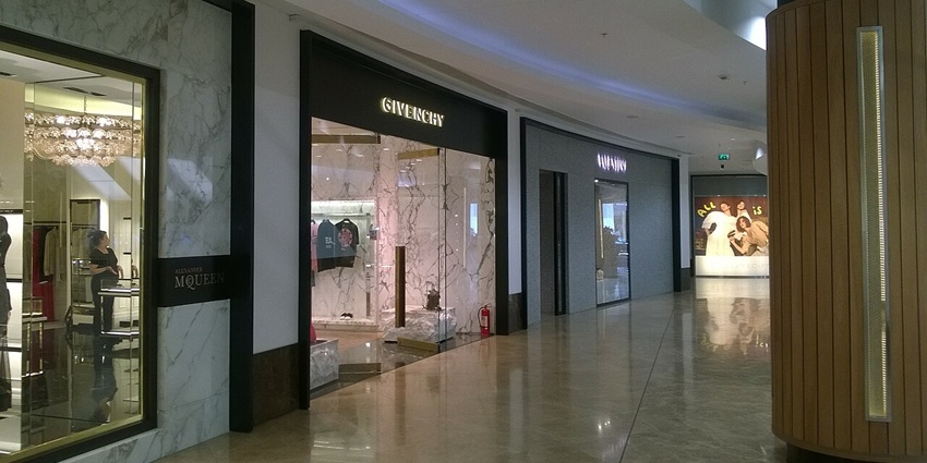 A picture of the corridor of a shopping mall, which is one of the best places to visit in Mohali