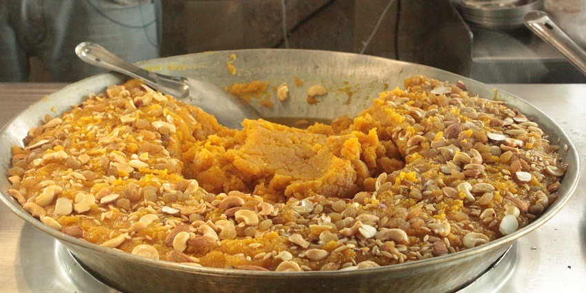 One of the best foods in Mount Abu is Moong Dal Halwa which is a rich lentil dessert.