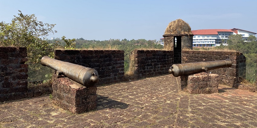 A picture of a fort in Goa with canons placed at strategic locations