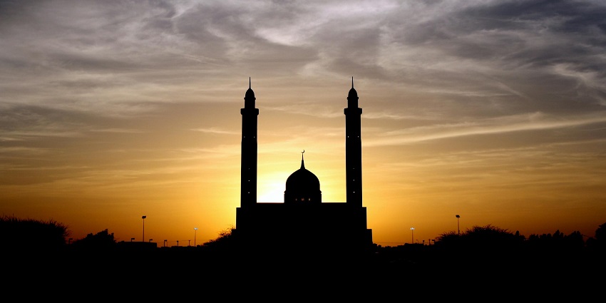 Hazratbal Mosque, a revered Islamic site in Kashmir, features stunning architecture.
