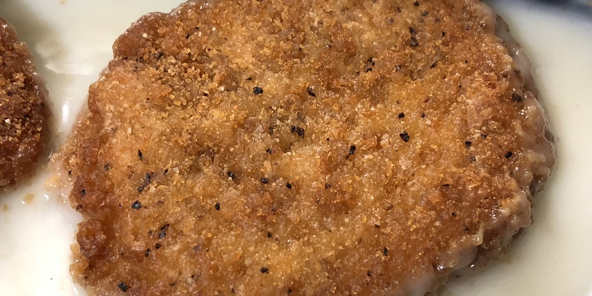 Moti Bakery serves some delectable mutton puffs and chicken patties in the city.