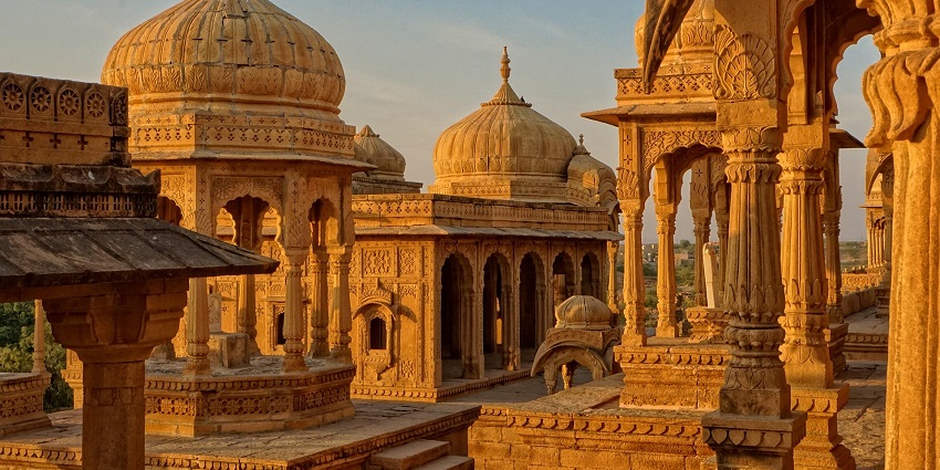 Golden hour glow of the stunning dome of the temple, one of the places to visit in Kumbhalgarh.