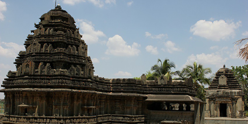 Mukteshwar Temple, among the famous temples in Bhubaneswar, has finely sculpted sandstone figures.