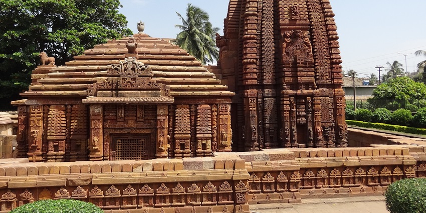 The Mukteshwar Temple features detailed carvings and traditional architecture.