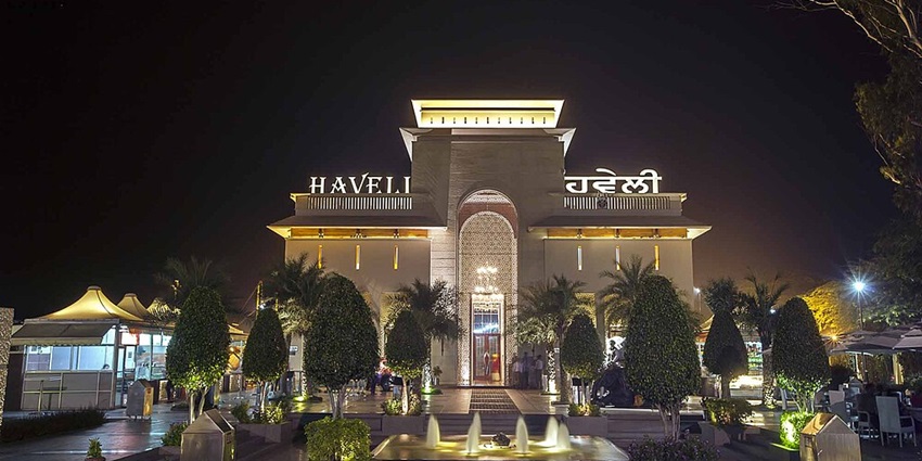 Murthal in Sonipat is one of the destinations to enjoy different dishes with your partner.
