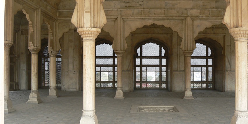 The stunning artefacts, one of the best things to see at Poonch Fort in Jammu & Kashmir.