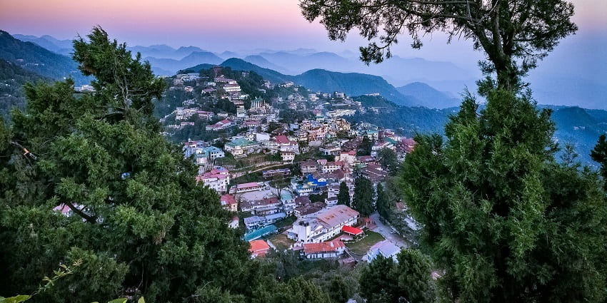 A quaint town of Mussoorie, one of the top places to visit near Delhi in August.