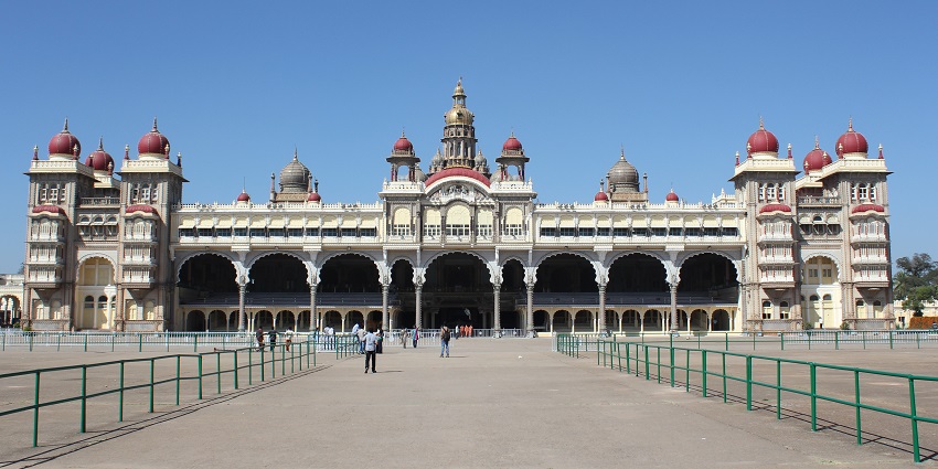 Mysore Palace is one of the significant attractions near Ranganathittu National Park.