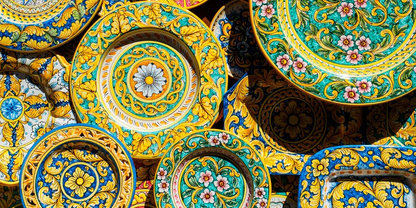Explore the unique Naddi Village Handicraft Shops located in Himachal Pradesh.