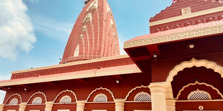 Nageshwar Jyotirlinga, one of the twelve Jyotirlingas, located among Dakor temples