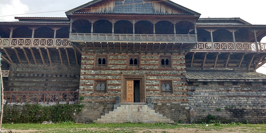 The historic Naggar Castle has an European and Himalayan-style architecture