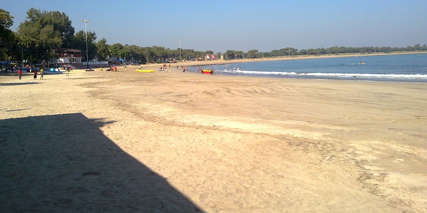 Nagoa Beach is one of the most visited places for indulging in water activities.