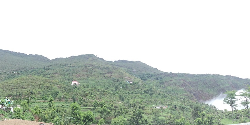 A picture of a scenic hill in Nahan, which is one of the most budget hill stations near Delhi in Himachal