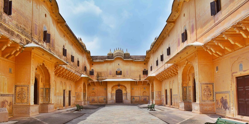A view of the majestic Nahargarh Fort, one of the places to visit in Jaipur with friends.