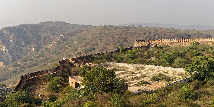 Nahargarh Fort Trek provides history, adventure, and stunning Jaipur views