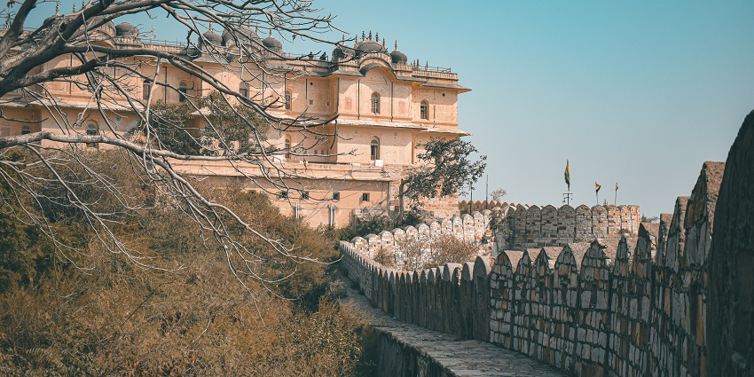 A glimpse of the Nahargarh Fort, a quaint place to visit after Jaipur Night Safari.