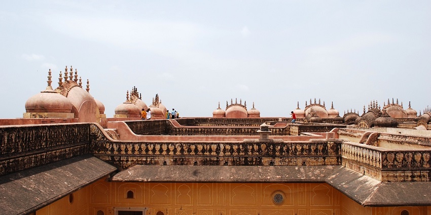 A glimpse of Nahargarh Fort atop the Aravalli range offers stunning views of the city.