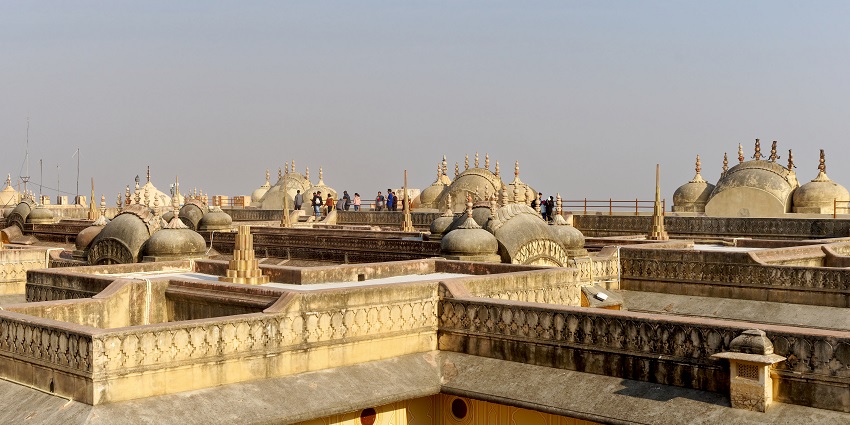 Nahargarh Fort is one of the major tourist attractions near Galtaji Temple.