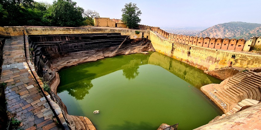 The haunted places in Jaipur include Nahargarh Fort, a historic site with ghostly tales.