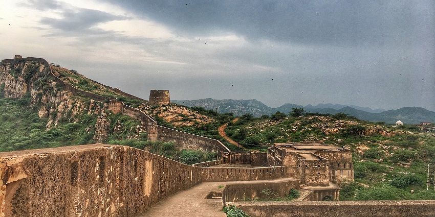 Nal Fort near Bikaner boasts a serene Rajput architecture and royal heritage or charm.