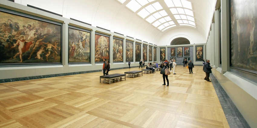 Nan Riverside Art Gallery in Thailand features contemporary Thai art, riverside views, and rotating exhibitions in a serene setting.