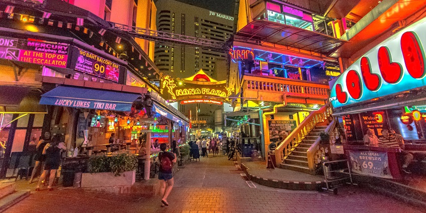 Nana Plaza is a vibrant spot for nightlife in Bangkok for singles with its lively restaurants and clubs