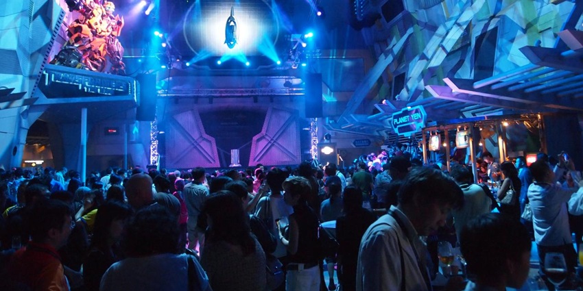 Image from the inside of the Nana’s Disco one of the bars in orchard towers singapore nightlife