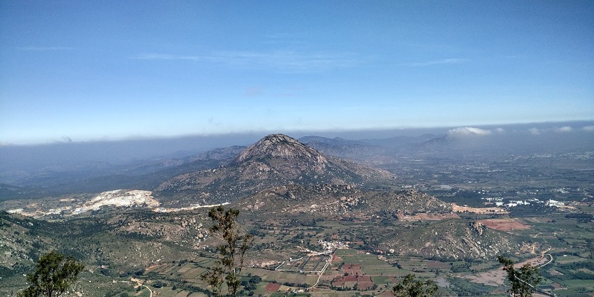 Nandi Viewpoint boasts a stunning view with a temperate environment in the region.