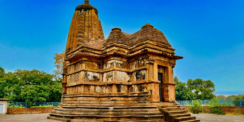 Front view of the Narayanpal Vishnu temple showcasing its stunning architecture