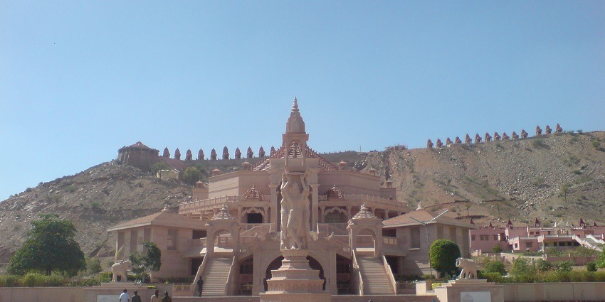 A glimpse of the beautiful Nareli Jain Temple in Ajmer showcasing intricate architecture.