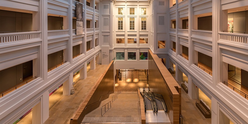 National Gallery Singapore features a mix of traditional and contemporary pieces.