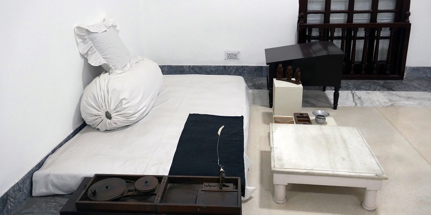 A picture from a museum near the Feroz Shah Kotla Fort with the mattress and other belongings of Gandhi Ji