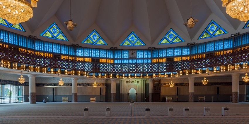 National Mosque of Malaysia is one of the most popular mosques in Malaysia for tourists to explore