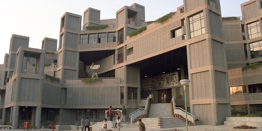 The National Science Centre is one of the famous places to visit with family for fun.