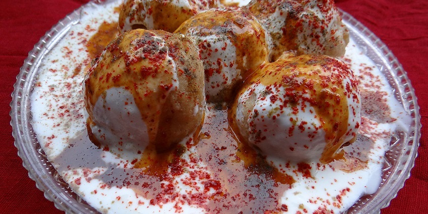 Dahi vada is one of the refreshing snacks served here, along with many types of chaats