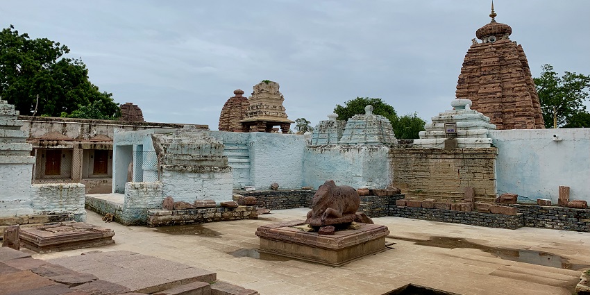 One of the best temples in Kurnool, the Nava Brahma Temple Complex is popular for its Chalukyan architecture.