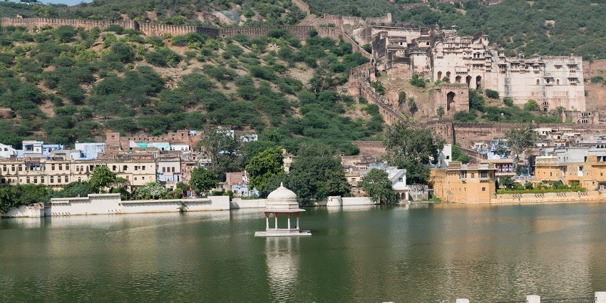 Cenotaph on Naval Sagar Lake, Bundi, offering a scenic and serene spot for visitors.