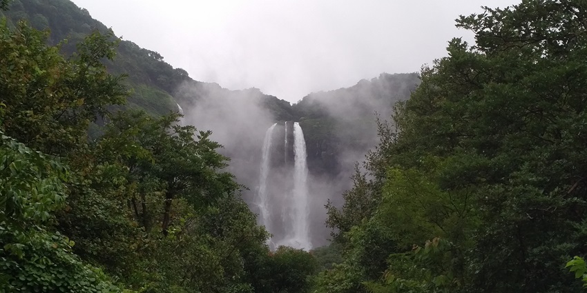 The Necklace Falls is one of the best places to visit in Bhandardara, Maharashtra