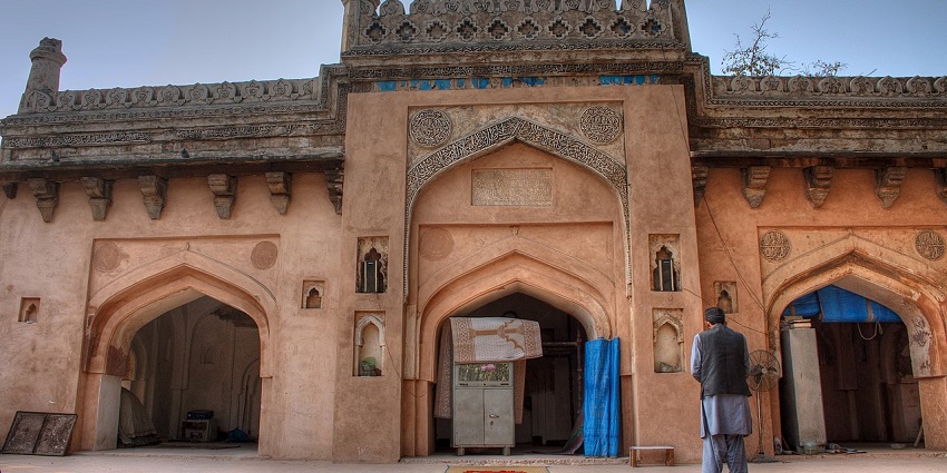 Kali Gumti is one of the most historical places to visit in Hauz Khas for every traveller.