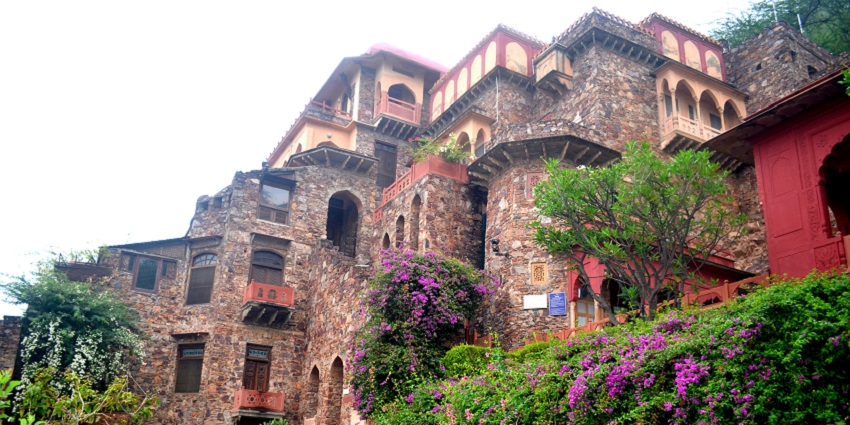 The Neemrana Fort Palace on top of the hill, the finest tourist attractions in the region.